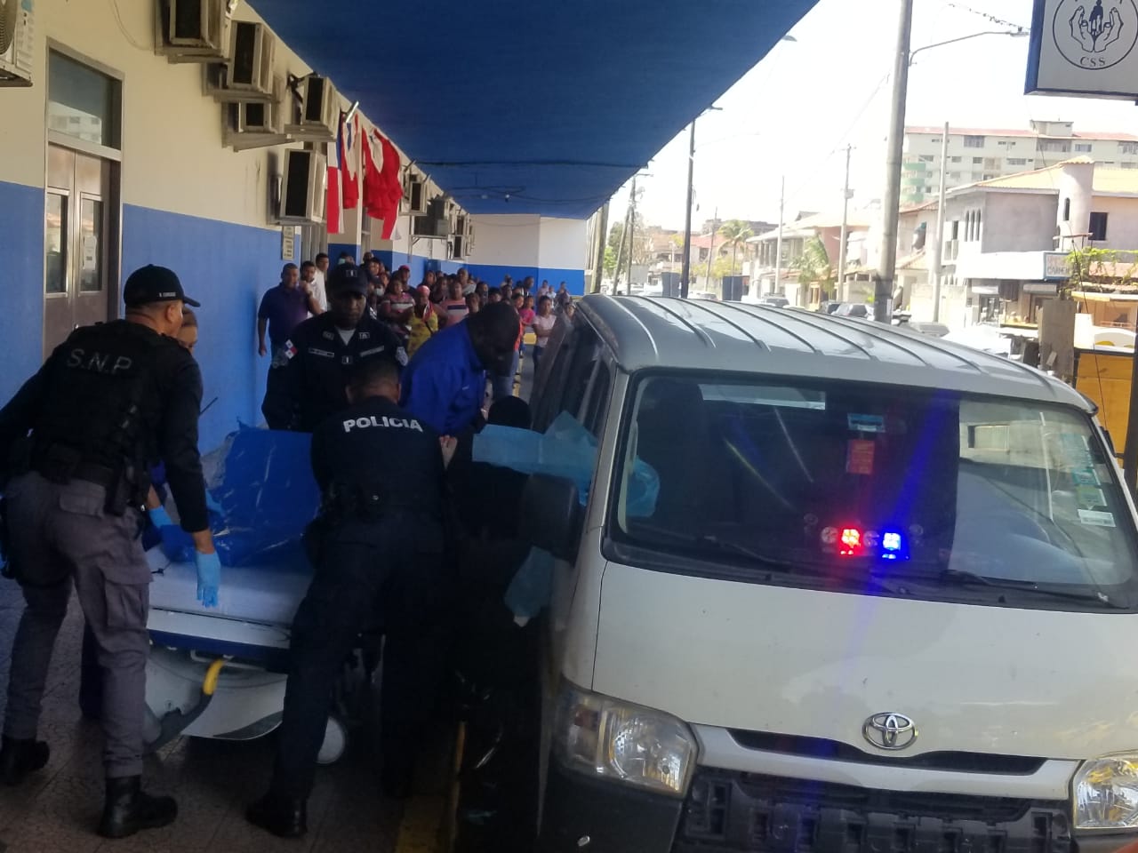 Llegada de los heridos al hospital.