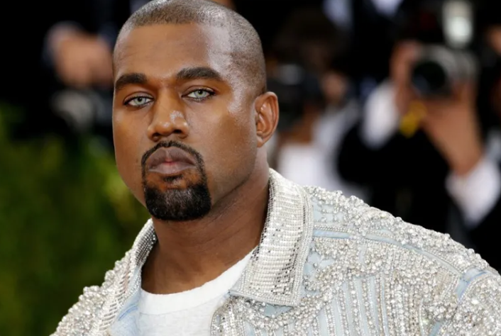 El cantante además realizó varias publicaciones cargadas de odio, entre ellas hacia el dueño de la plataforma X, Elon Musk. Foto: EFE