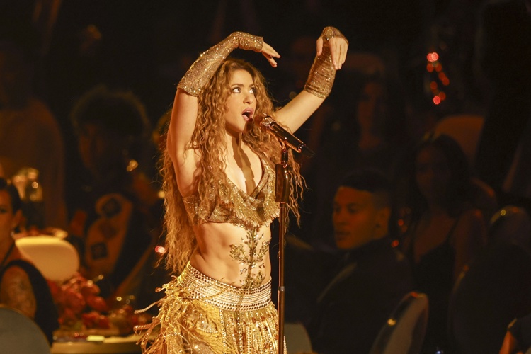 Shakira, cantante, gira, las mujeres no lloran, Brasil