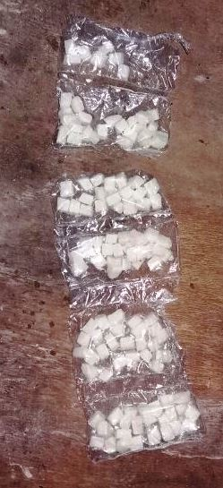 La droga decomisada al condenado.