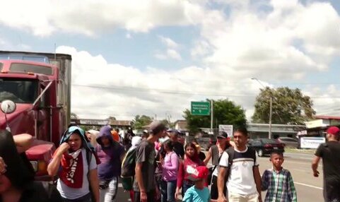 Migrantes camino a David, Chiriquí.