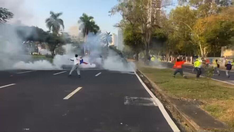 Zona de combate entre Suntracs y Policía Nacional.