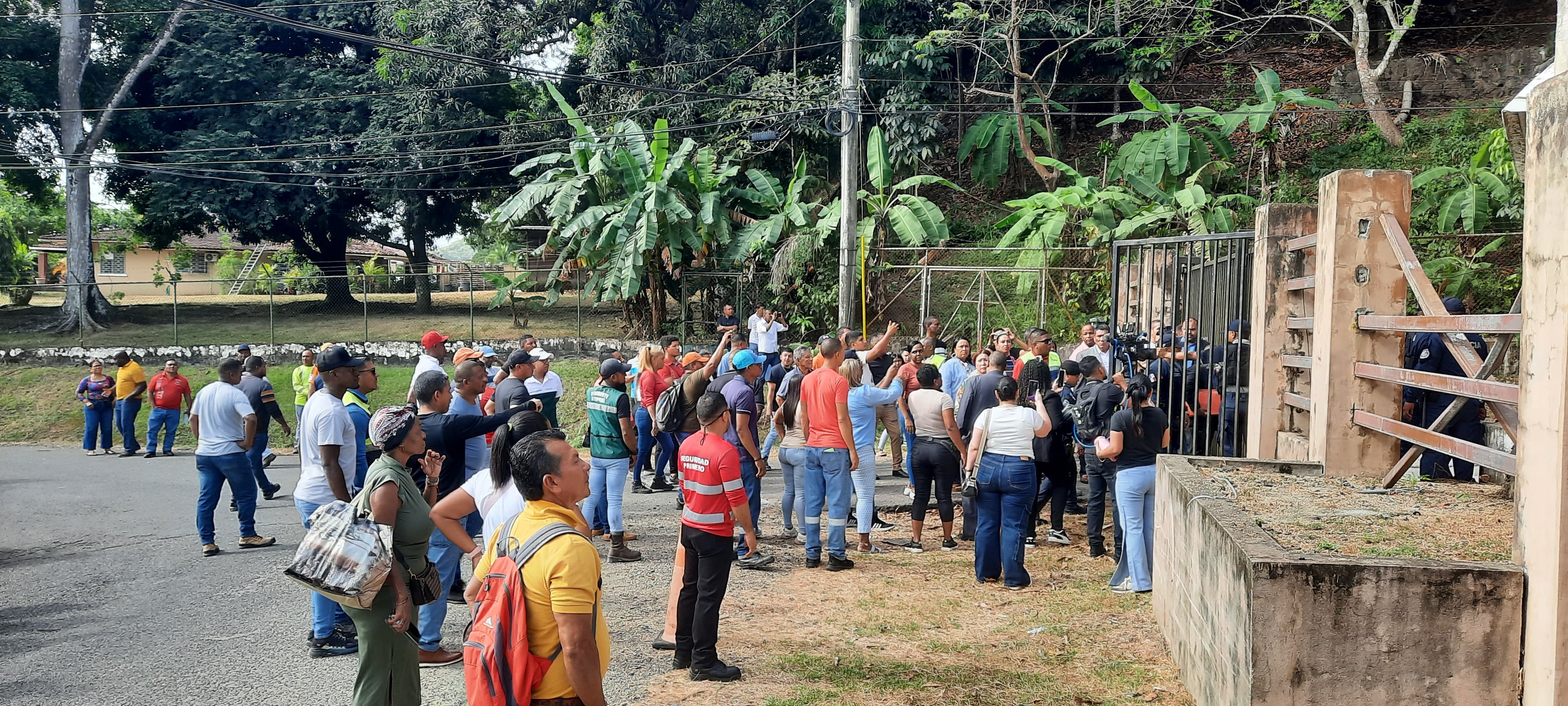 Algunos abogados denuncia que no lo dejan entrar a la audiencia. (Foto: Landro Ortiz)