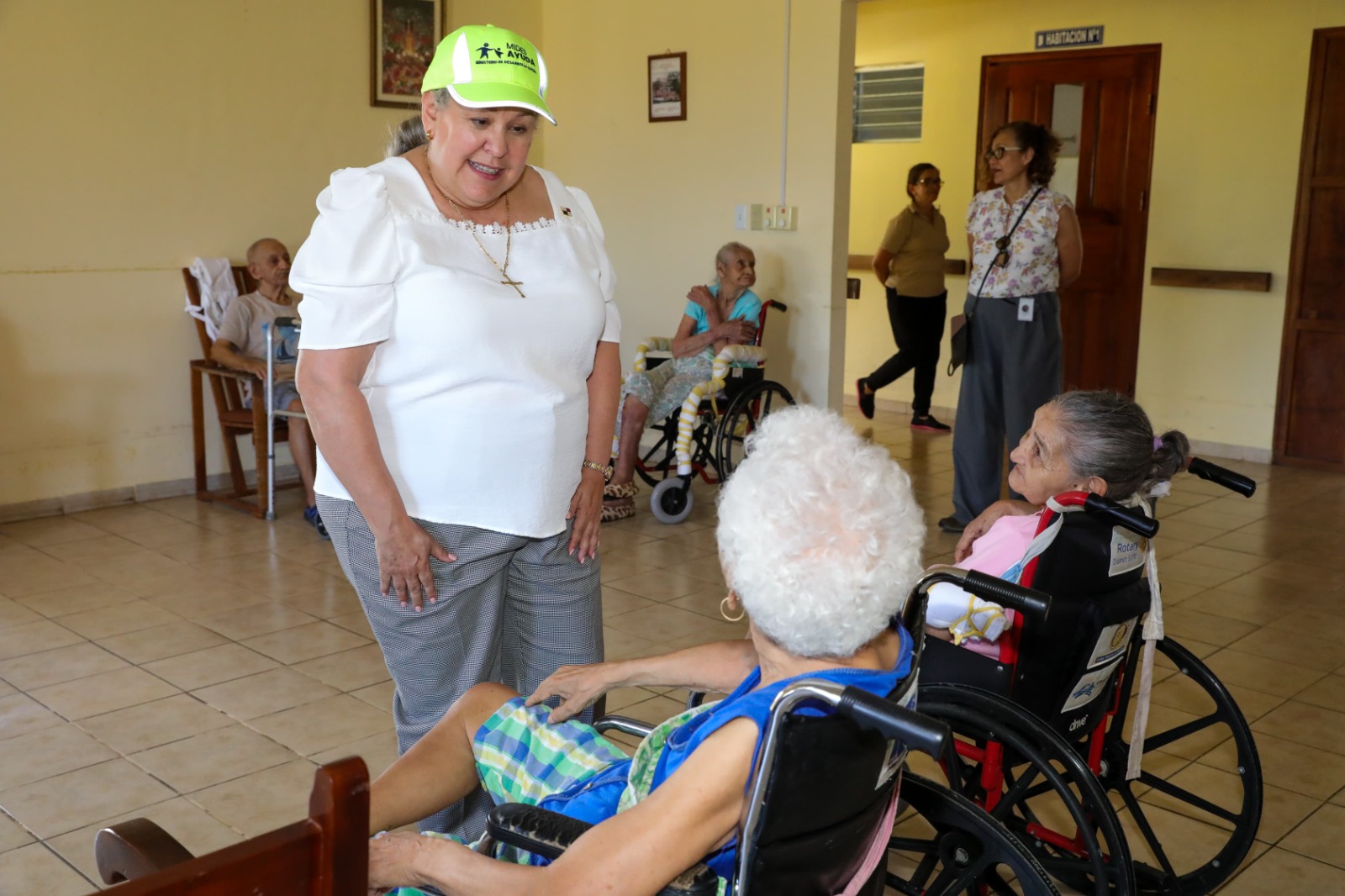 El Mides realiza dos visitas al año para evaluar las condiciones en que se encuentran tanto las personas mayores como las instalaciones. Foto: Cortesía