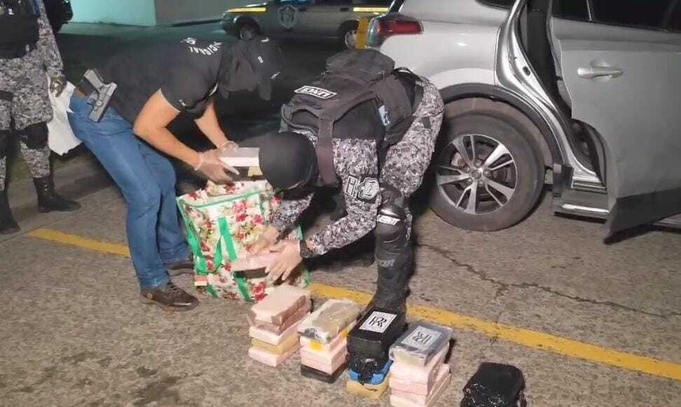 Decomiso de 39 paquetes de droga.
