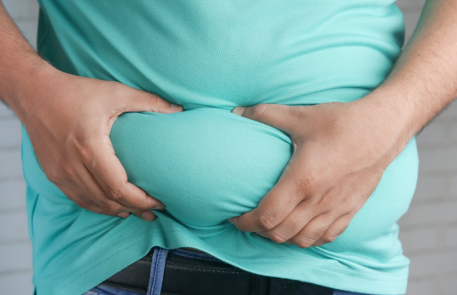 recomienda efectuar ejercicios de fortalecimiento muscular al menos dos días por semana. Foto: Pexels