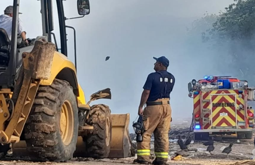 25 incendios de masas vegetales han atendidos los bomberos. Foto: Instagram