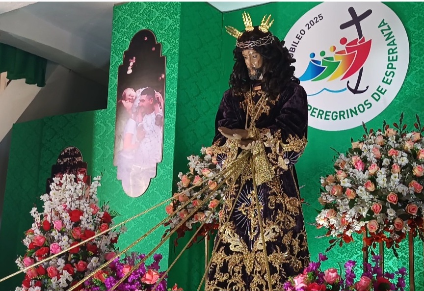 Honores y devoción al Cristo Nazareno de Atalaya.