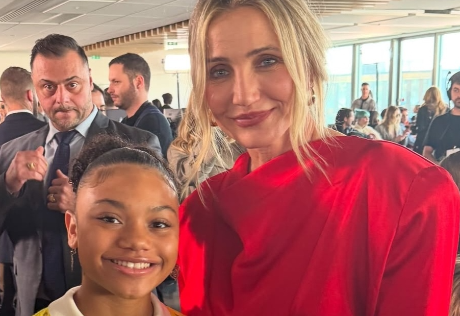 Jazzy junto a Cameron Díaz. Foto: @jazzysworldtv