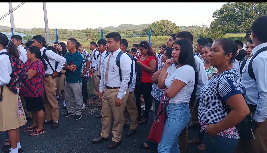  La ministra Molinar realizó un recorrido en varias escuelas de Veraguas.