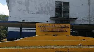 Escuela de Paitilla en completo deterioro.