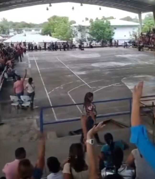 Padres de familia aprueba la paralización de clases.