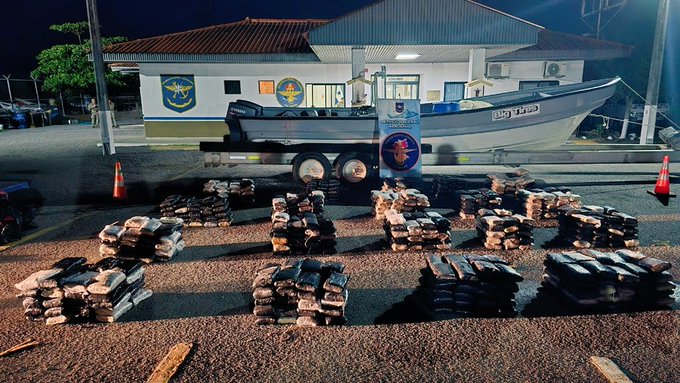 694 paquetes con presunta droga  en la Bahía de Parita. 