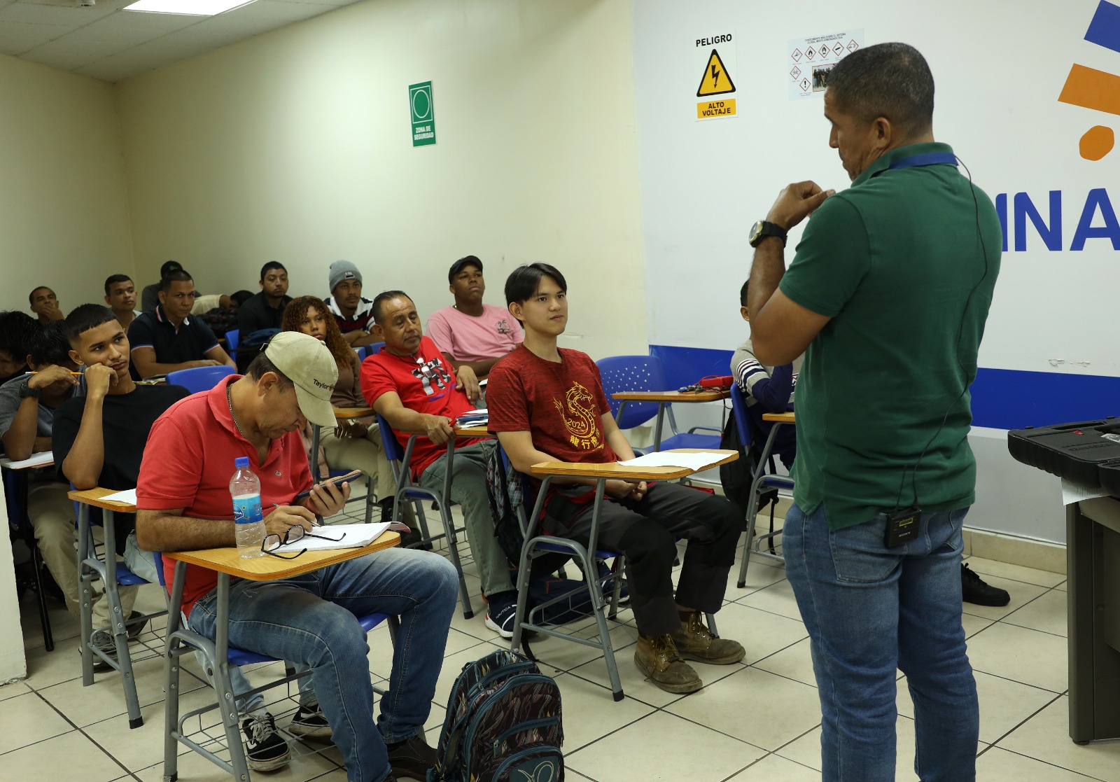 Reclutamiento de nuevos instructores.