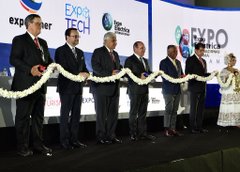 Presidente Mulino y directivos de la CCIAP en el acto inaugural de la feria.