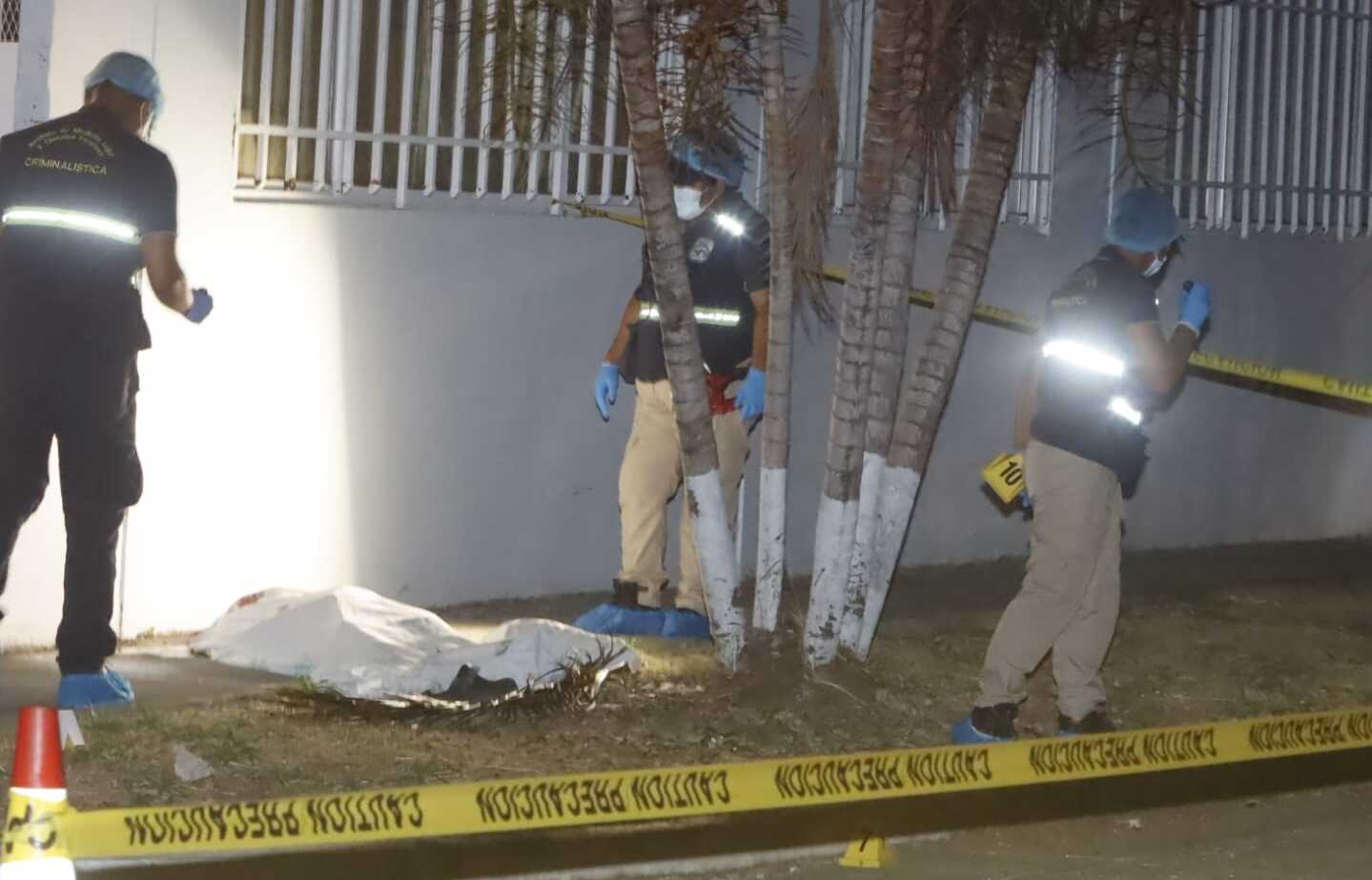 Escena del crimen en Buena Vista, Tocumen.  (Foto: Alexander Santamaría)