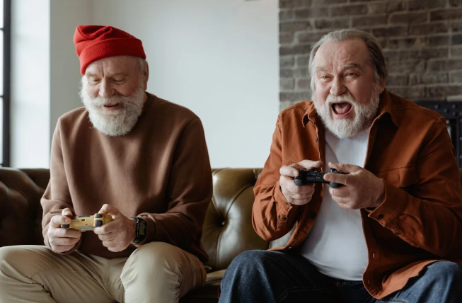 A esta edad, las personas mayores están menos preocupadas por su carrera profesional y los asuntos materiales. Foto: Pexels