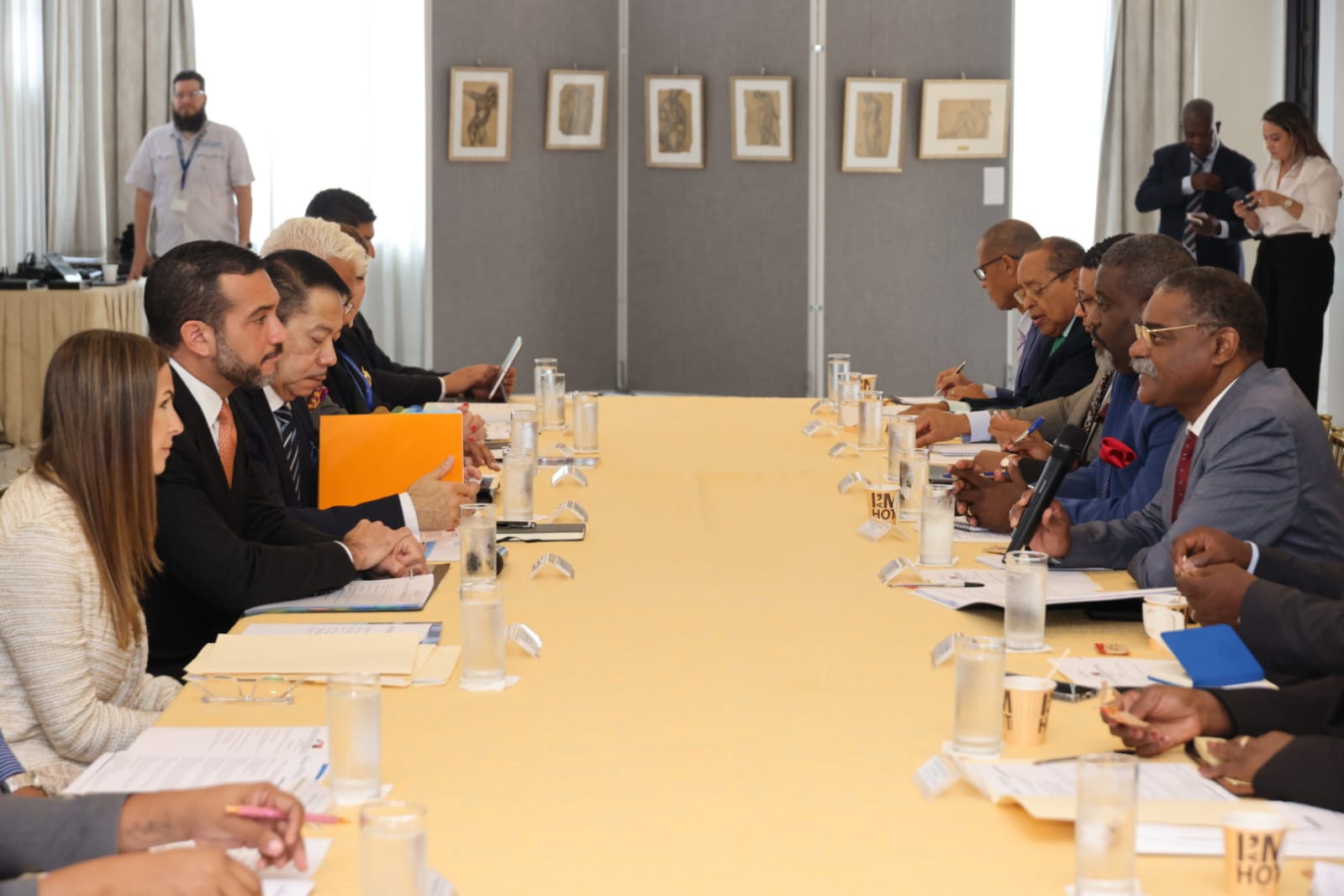 Reunión bilateral con la delegación de la República de Angola. Foto: Cortesía