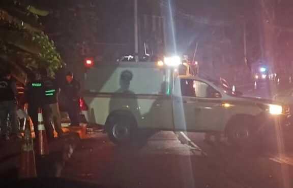 Escena del accidente de tránsito donde murió el agente policial.