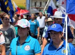 Los docentes desarrollan marchas en distintos puntos del país.