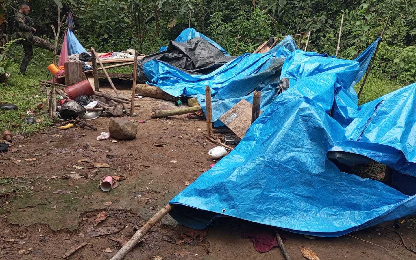 Campamentos para los mineros ilegales.