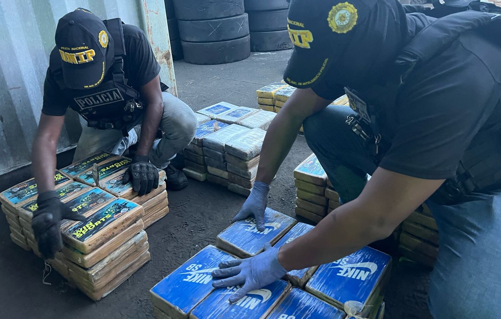 Incautación del millonario cargamento de droga.