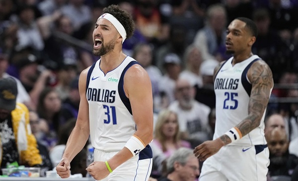 El equipo de Dallas Mavericks busca clasificar el viernes a los playoffs de la NBA.