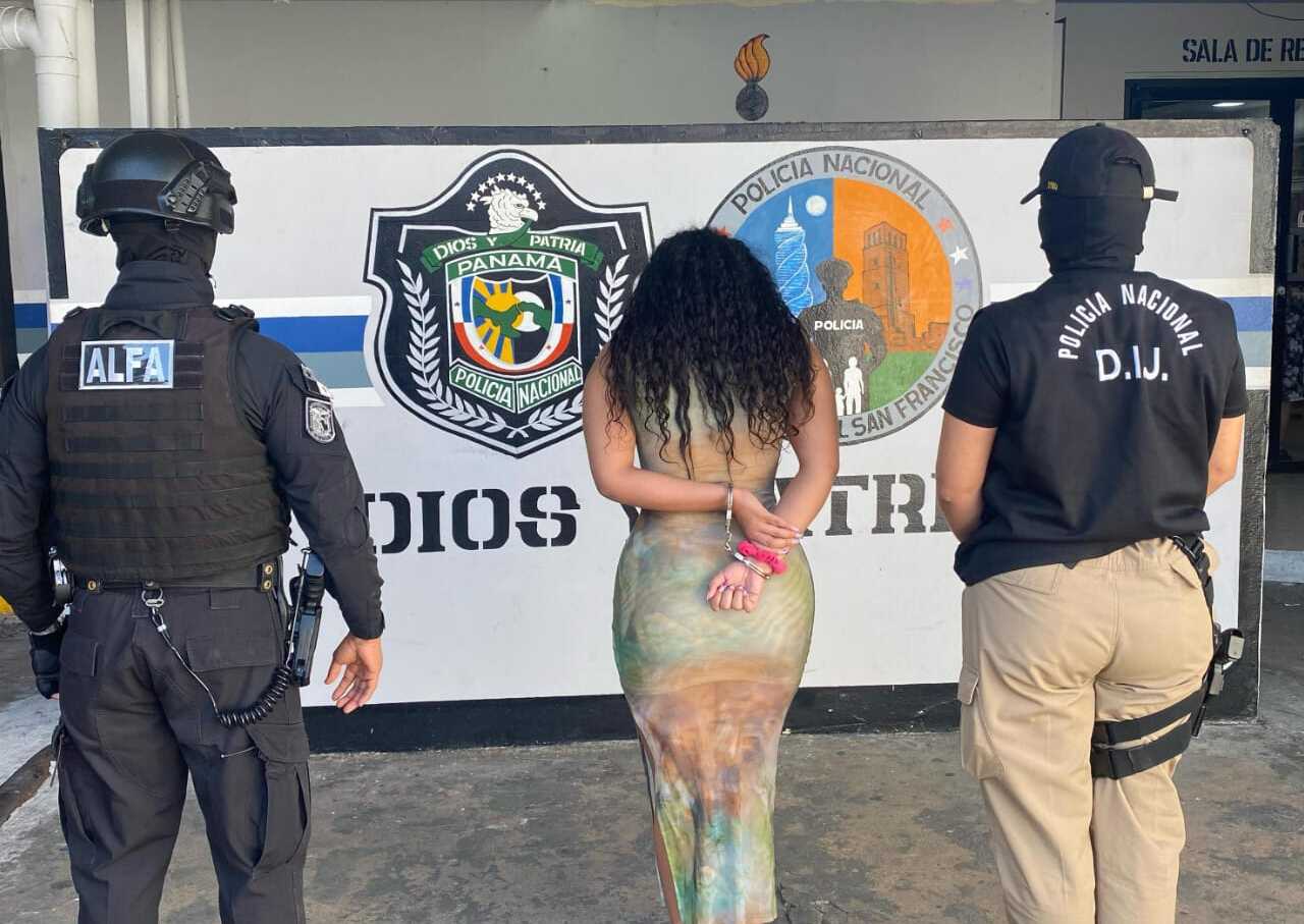 Una mujer detenida.