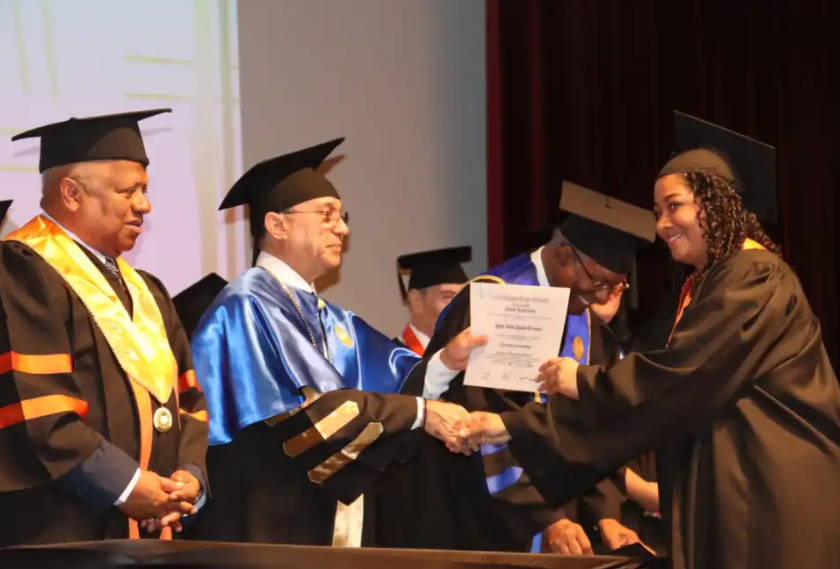 Universidad de Panamá graduó a 66 nuevos profesionales. Foto: UP