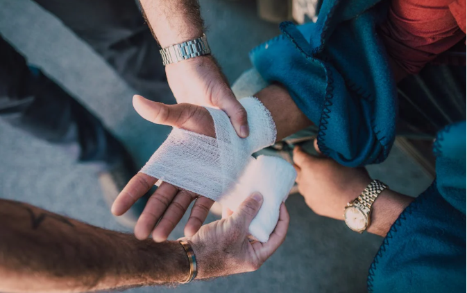 Se dará curso de primeros auxilios. Foto: Prexels