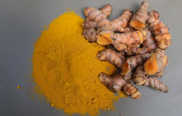 La cúrcuma es una planta de la familia del jengibre que se utiliza desde hace miles de años. Foto: EFE