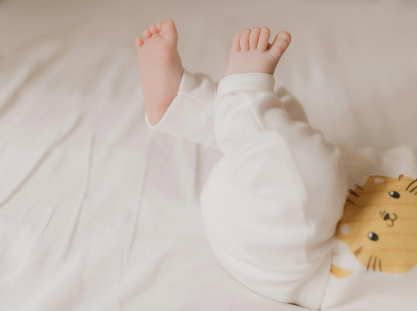 En Panamá, madres y padres pueden decidir el orden de los apellidos de su hijo o hija al momento de inscribirlo. Foto: Pexels