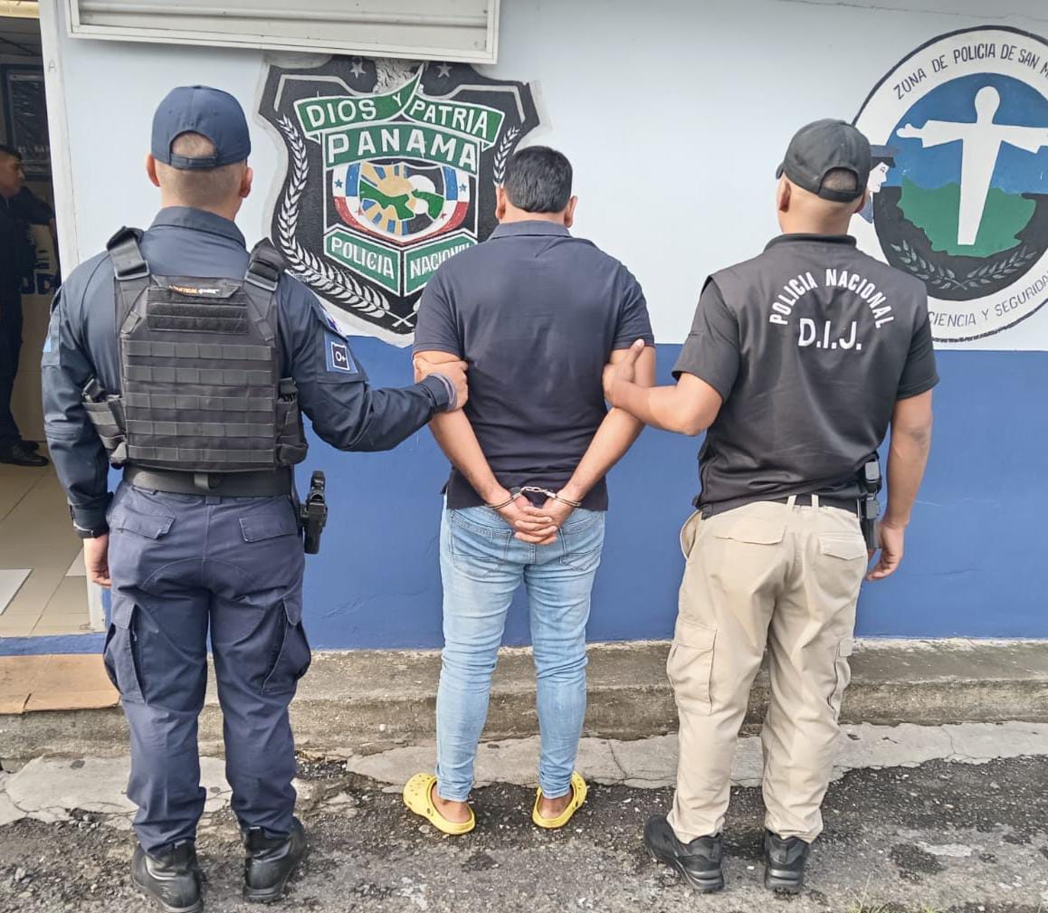 Uno de los seis capturados.