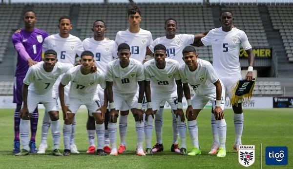 El equipo titular de Panamá que jugó ante Mali en el torneo Maurice Revello. Foto: Fepafut