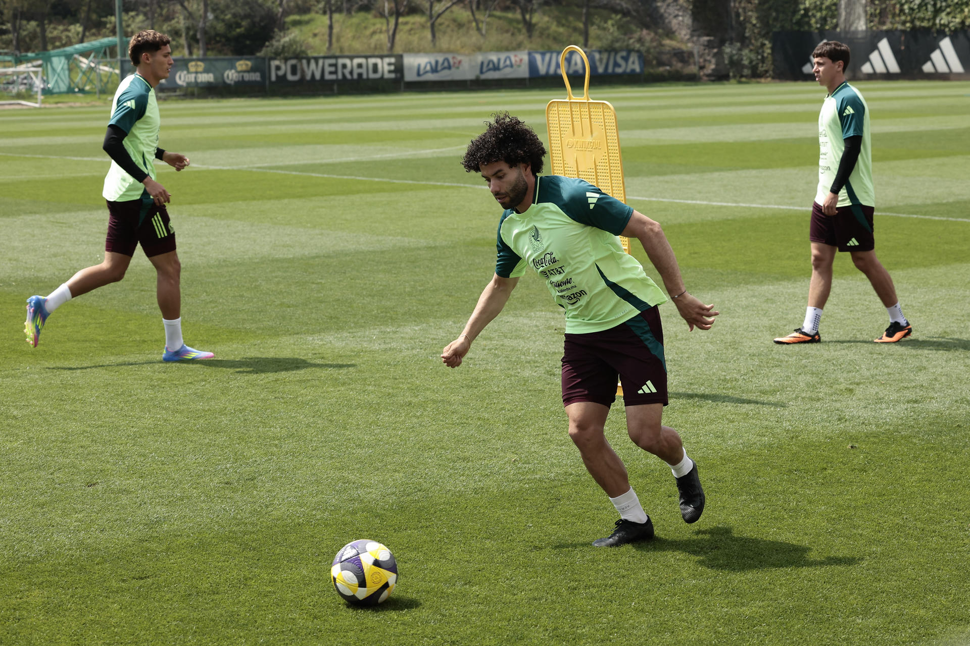 César Huertas, volante de la selección mexicana. /EFE
