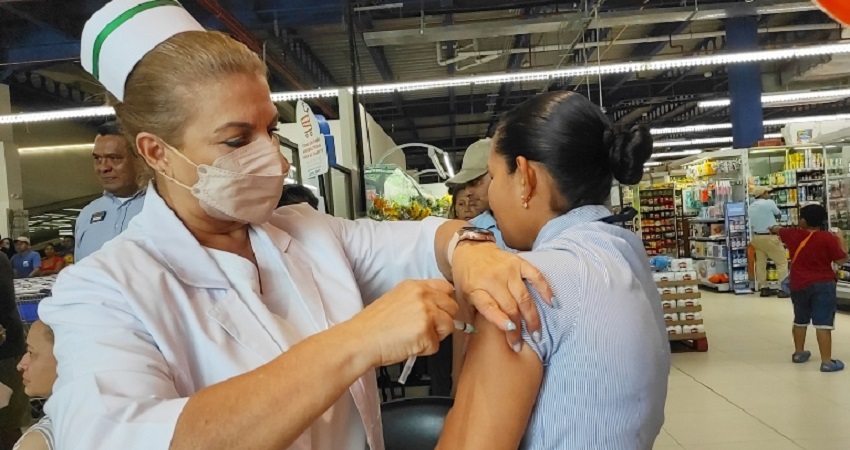 Las autoridades sanitarias subrayan que la vacuna es segura, gratuita y clave para reducir la mortalidad y complicaciones asociadas a este virus.