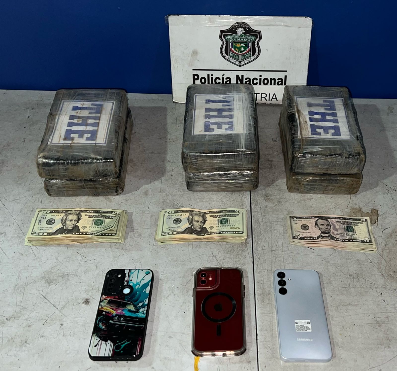 La droga, dinero y celulares.