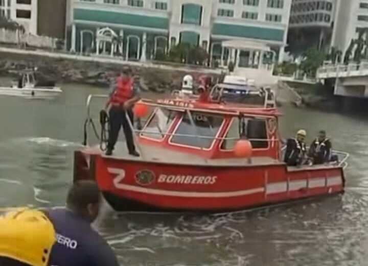 Operación de búsqueda liderada por los bomberos.