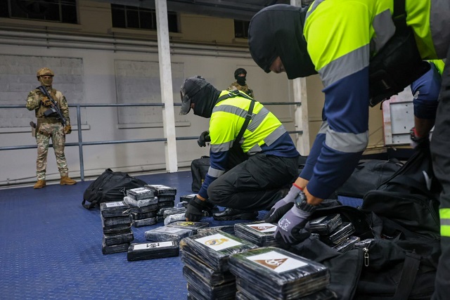 La droga estaba oculta en dos contenedores. Foto. Senan