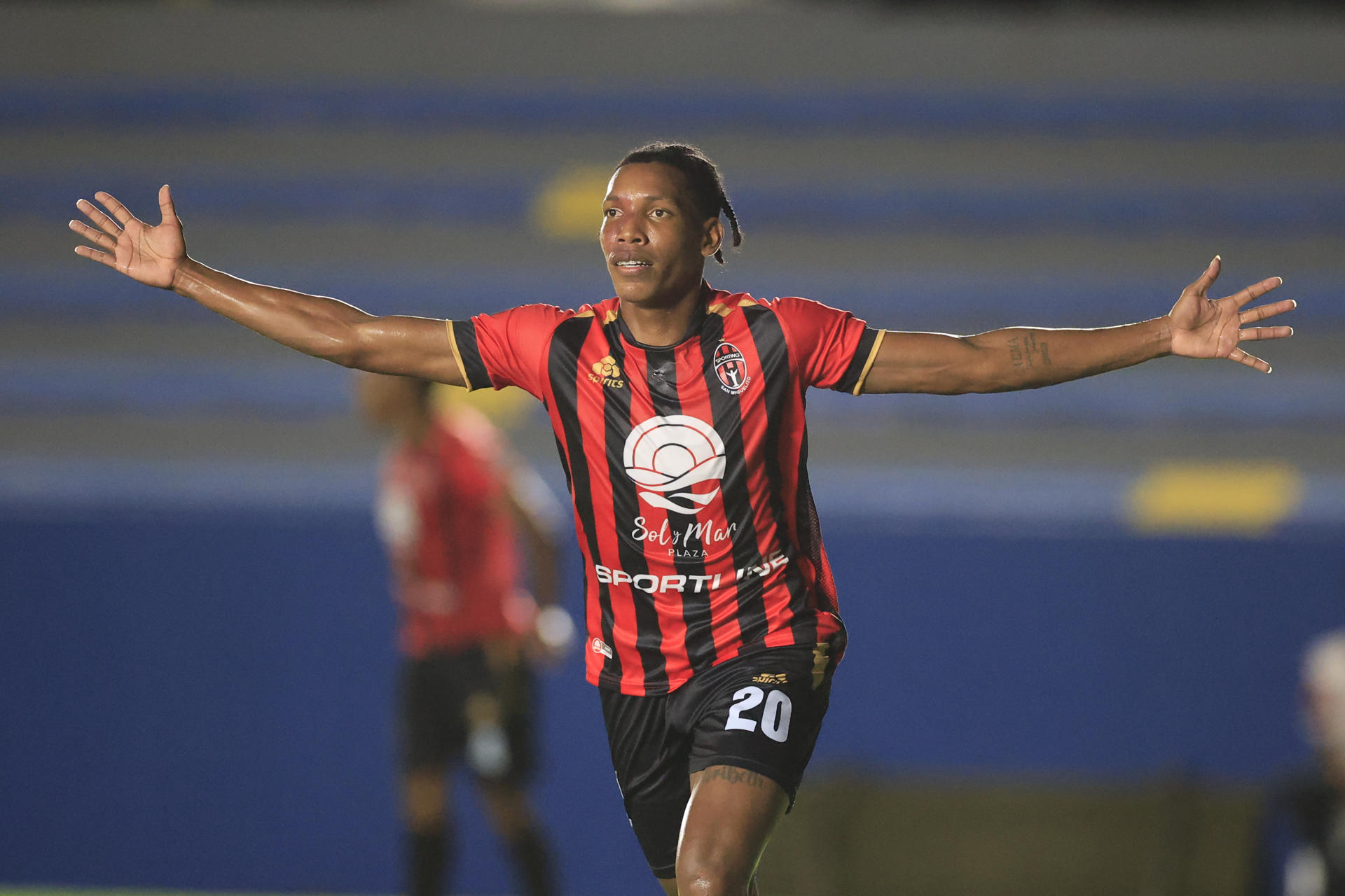 Ramsés de León, de Sporting San Miguelito, celebra un gol. /Foto: EFE
