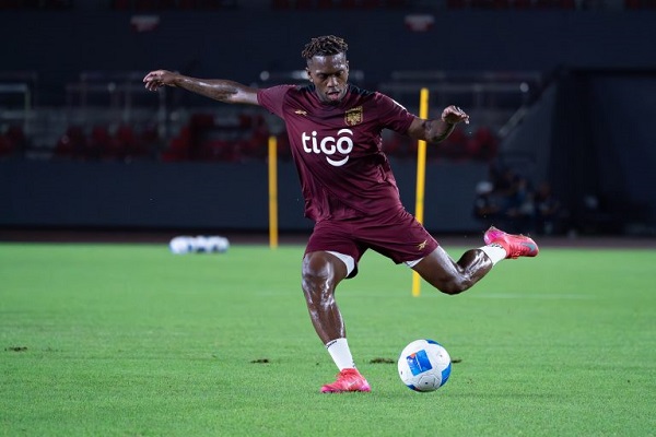 José Luis 'Puma' Rodríguez en la práctica de la selección de Panamá en el Estadio Nacional Rommel Fernández. Foto: Fepafut