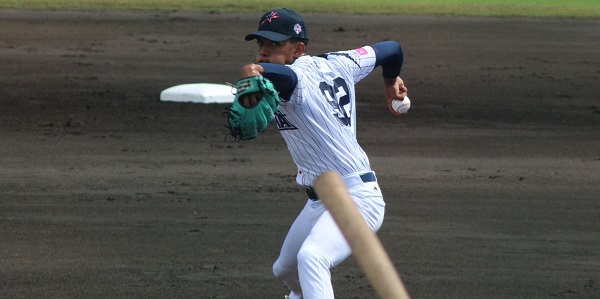 El lanzador derecho Héctor Aguilar durante su excelente presentación. Foto: Fedebeis