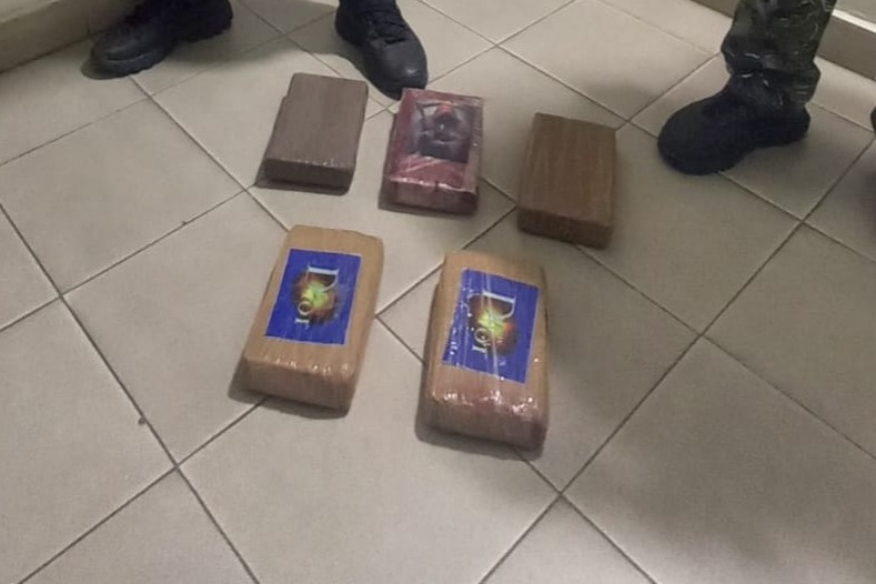 Los paquetes de droga.