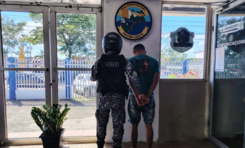 El ciudadano fue trasladado ante las autoridades para realizar los trámites.