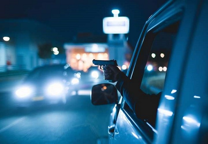 Los sicarios dispararon desde un vehículo en marcha.  /  Foto: ilustrattiva