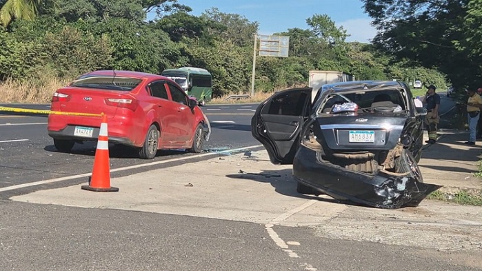 Las autoridades investigan las causas del accidente, que mantiene consternada a toda la comunidad de Parita.  /  Foto: Thays Domínguez
