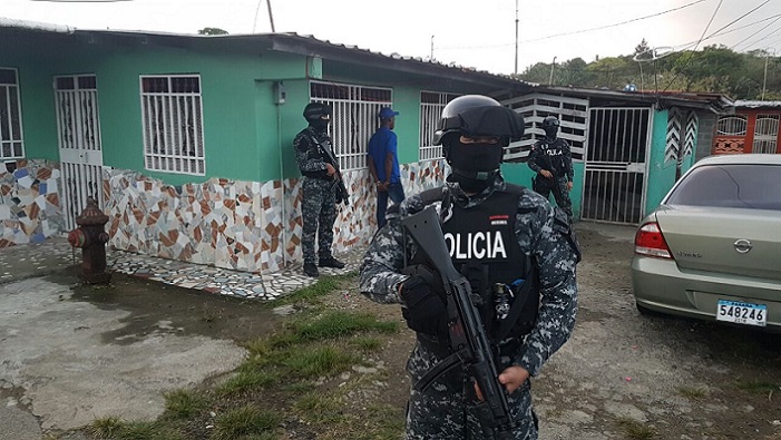 Los detenidos eran solicitados por la justicia por su presunta vinculación con actividades de pandillerismo.  /  Foto: Diómedes Sánchez