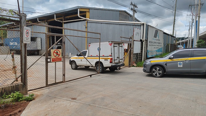 Compañeros de trabajo intentaron auxiliar a la víctima, pero los intentos resultaron infructuosos.  /  Foto: Eric Montenegro
