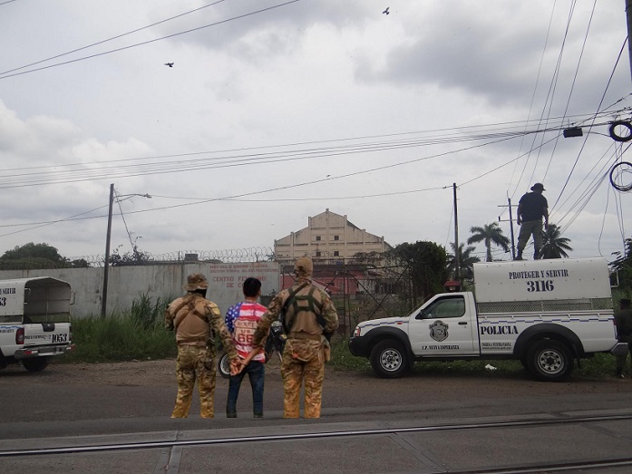 El detenido enfrenta cargo por el delito de homicidio doloso agravado.  /  Fotocomposión: Diómedes Sánchez