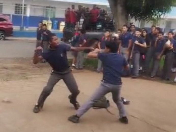 Todos los casos de riña se han suscitado fuera del centro educativo.  /  Foto: Eric Montenegro